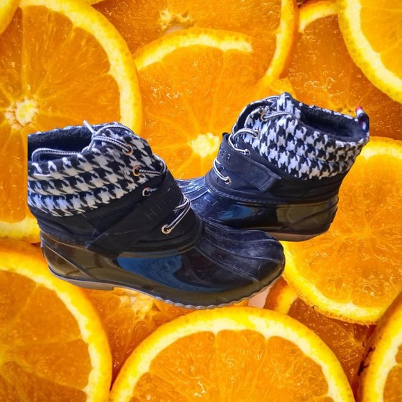 Tommy Hilfiger Black Duck Boots with Laces and Hook and Loop Closure Size 9 - Picture 3 of 8